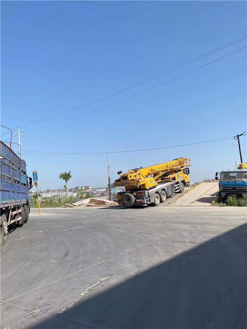 麻山区25吨吊车的租赁价格大概是多少？